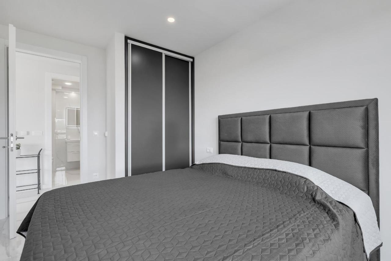 Luxury Seaview Apartment Dzenan Макарска Екстериор снимка