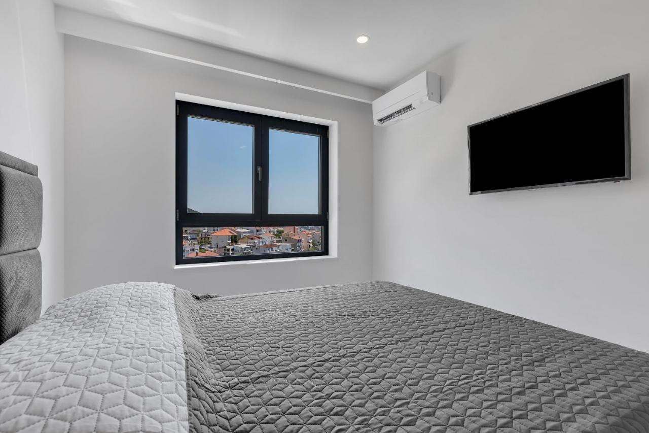 Luxury Seaview Apartment Dzenan Макарска Екстериор снимка